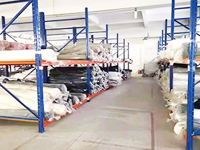 針織面料成品倉(cāng)